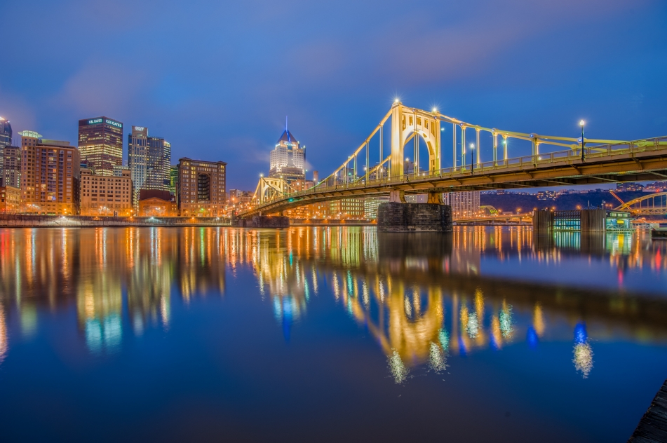 Pittsburgh Nighttime Skyline | https://kathebarge.com